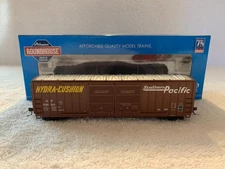 Athearn/Roundhouse #RND97989 HO Scale Southern Pacific 50' FMC Boxcar #245121