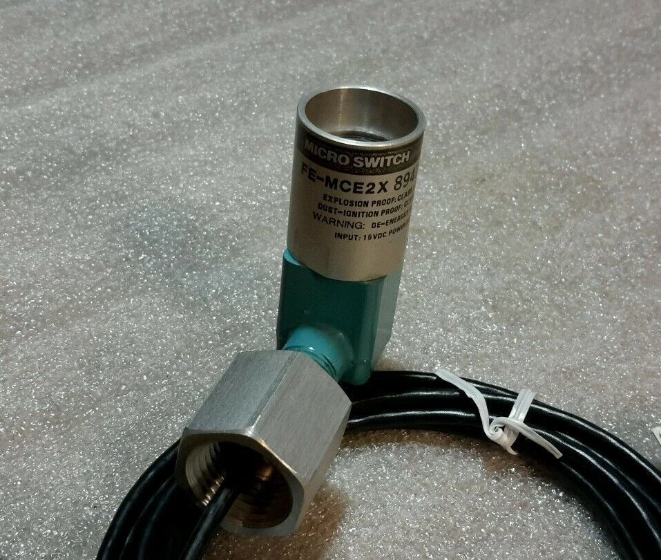 MICROSWITCH FE-MCE2X SENSOR FOTOELÉCTRICO A PRUEBA DE EXPLOSIONES RARO RARO NUEVO $299 EA Foto 2 de 2