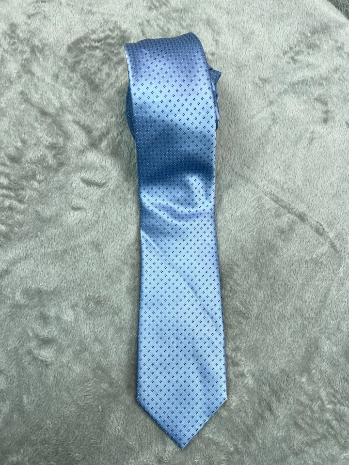 Corbata Madison 100 % seda azul texturizada bordada clásica ancho largo para hombre Foto 3 de 4