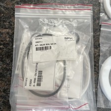 NEW WAUKESHA CHERRY-BURRELL SEAL KIT Spx 109371  Valve Seal 6x6 S4
