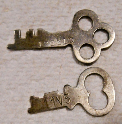 Lot of 2 Vintage EAGLE Lock Co Terryville Conn USA Keys 1 Ea 11V5 12EZ10 Key