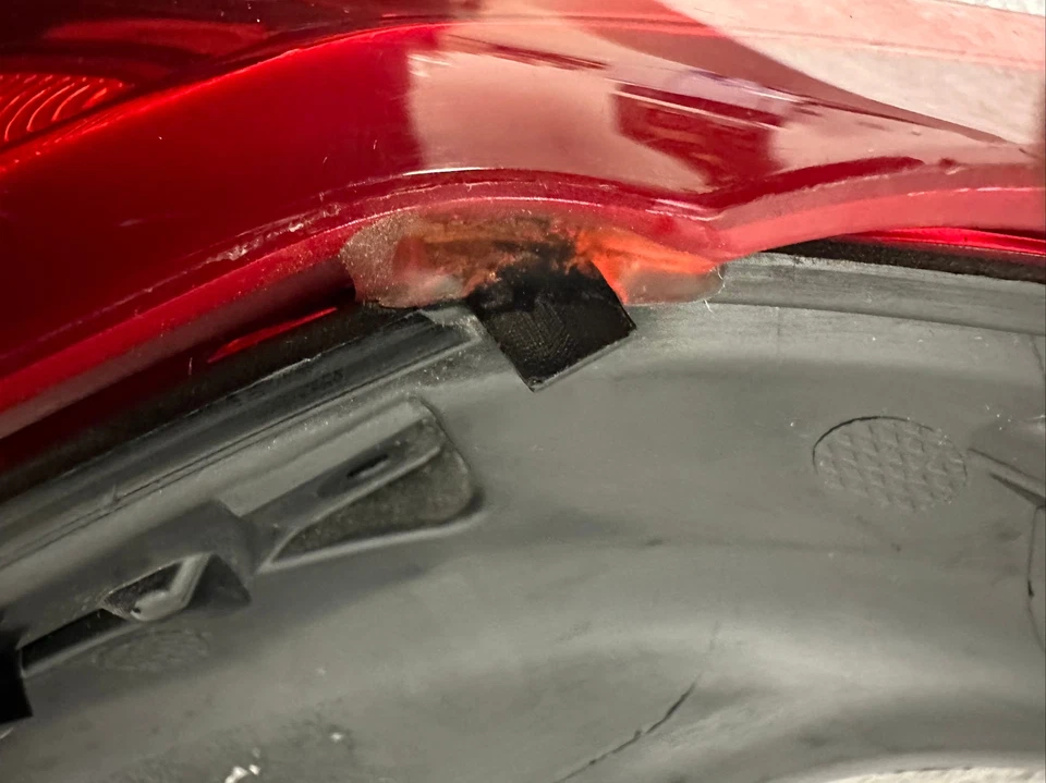 OEM GM TAIL LIGHT LAMP LED MOLDING RIGHT RH 2016-2018 CADILLAC CT6 23418924 - Image 3 of 3