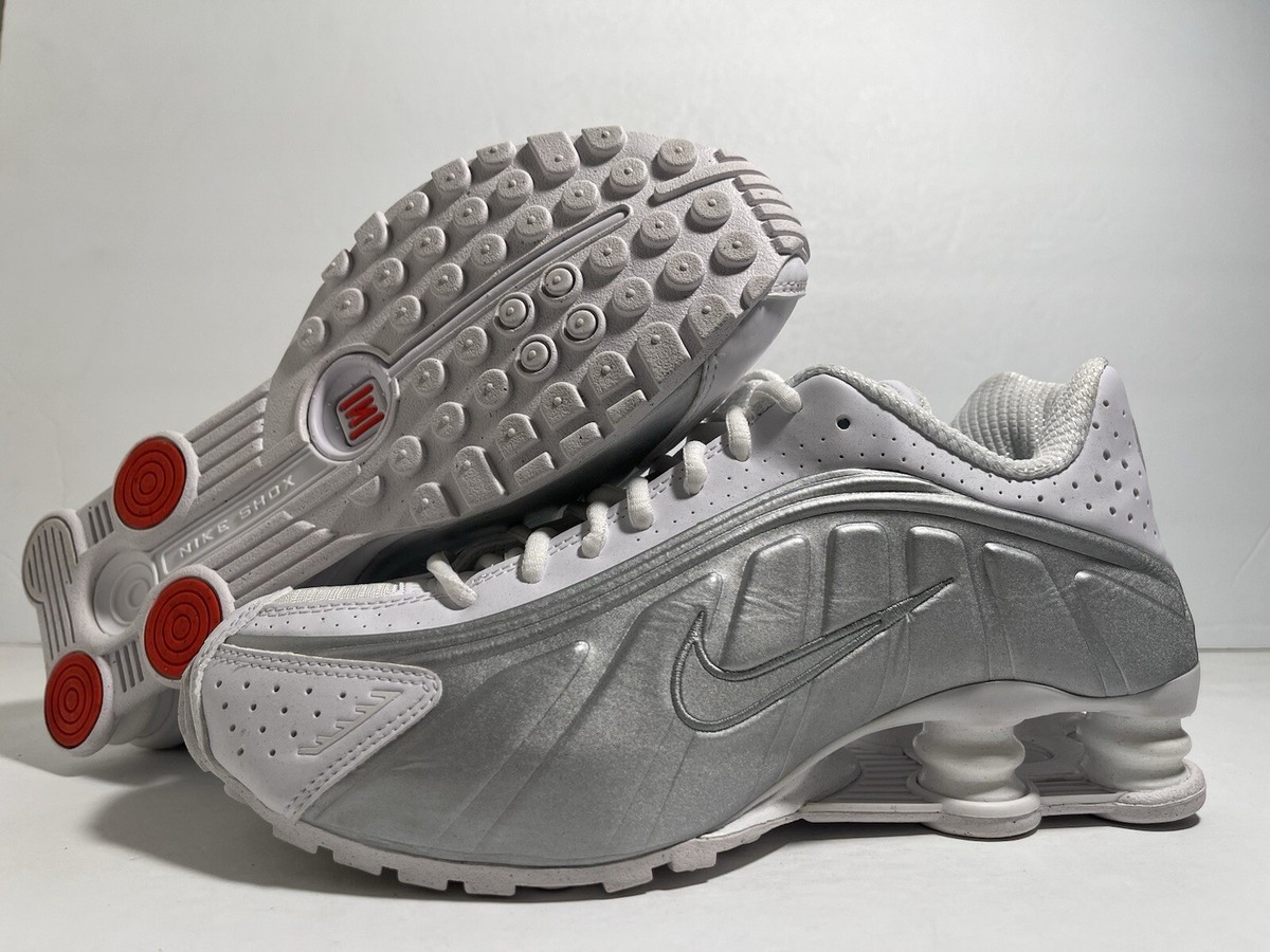 靴 Nike Women's Shox R4 White/Volt Nike Shox R4 - Women's