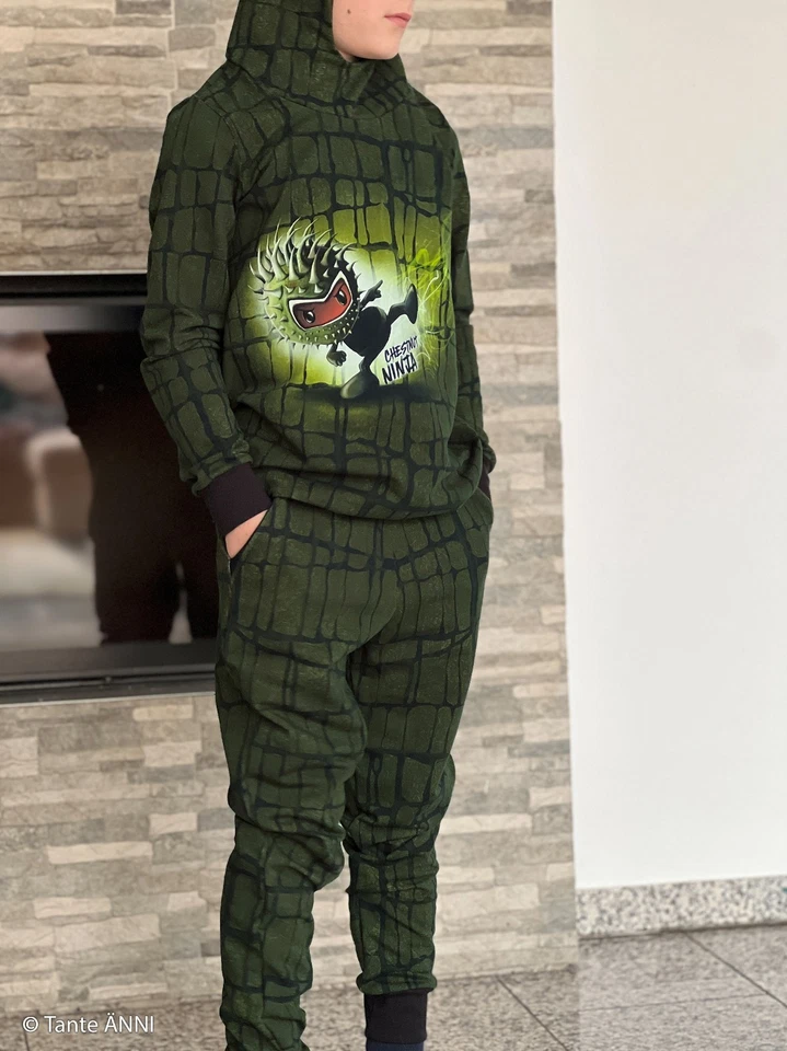 SWAFING 90x160cm French Terry-Stoff, Chestnut Freunde Motive, Meterware,