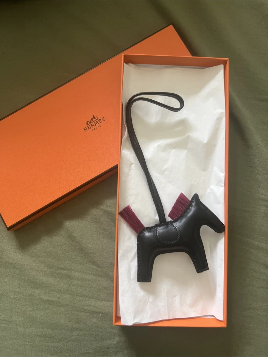 Charm Sac Rodéo Hermès PM En Peau D'agneau Noir/sienne/or - Occasion, Taille 13x7.5 Cm, Fabriqué En 2024