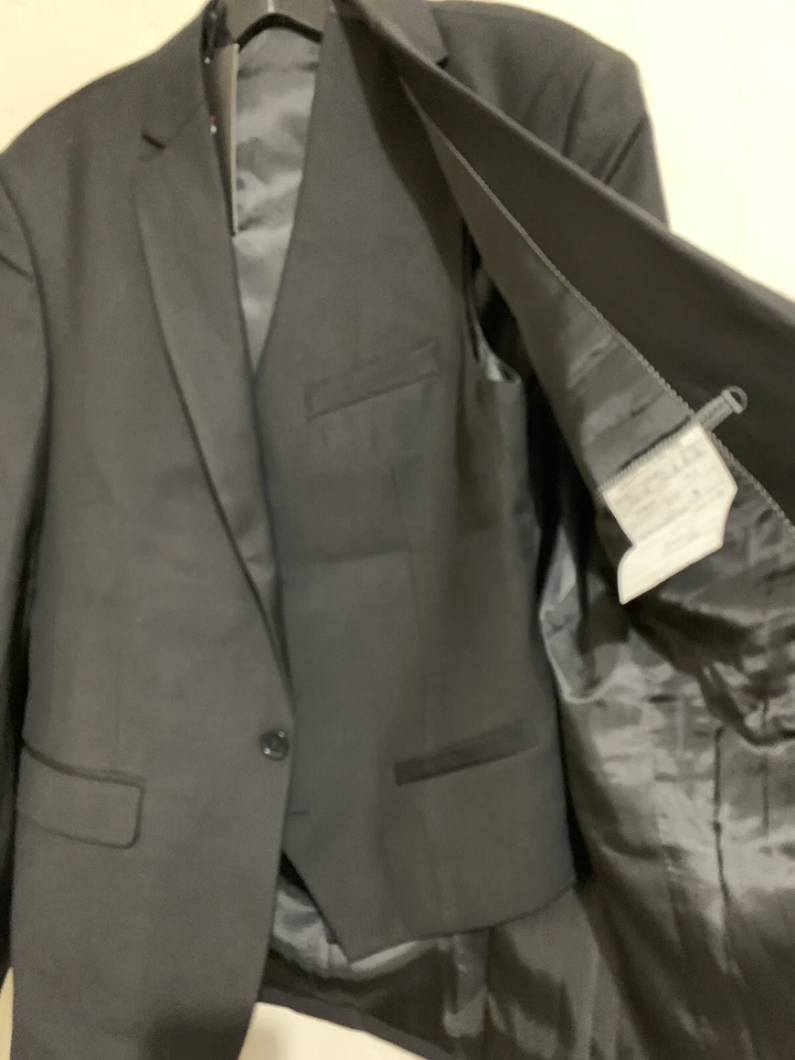 YFFushi Nuevo Chaleco Negro Para Hombres M Ajustado + Abrigo Sin Pantalones Un Botón 2 Piezas 5884 Foto 3 de 4