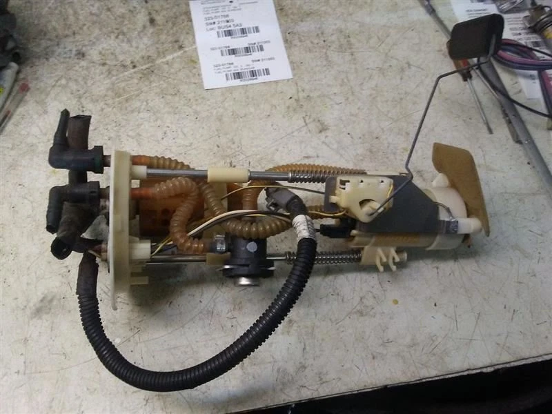 Conjunto de bomba de combustible Super Cab 126" Wb para Ford Ranger 02 2001-03 Foto 2 de 4