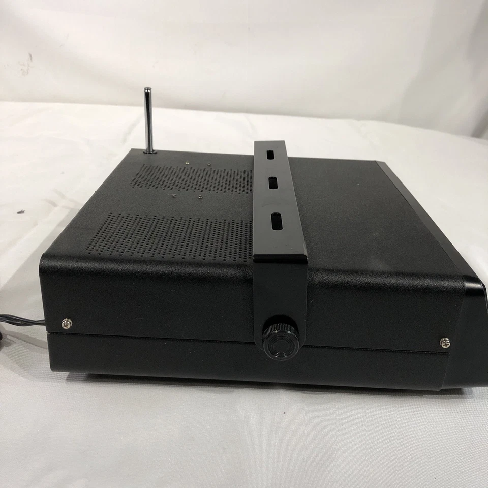 Realistic PRO-2020 20 Channel VHF/UHF AM FM Direct Entry Programmable Scanner - Image 3 of 4