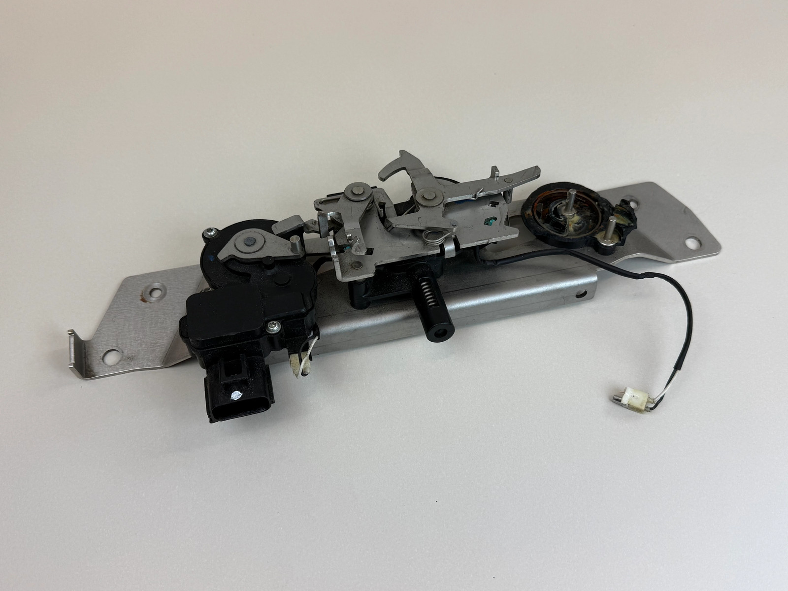 McLaren 570S 2016-2021 Front Hood latch