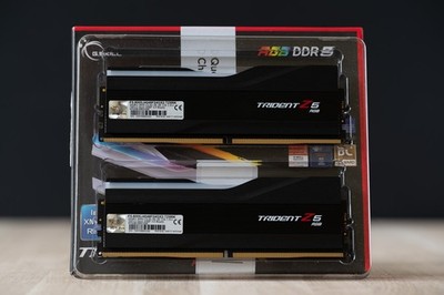 G.Skill Trident Z5 RGB UDIMM 48GB Kit, DDR5-8000, CL40-48-48-128 1.35V