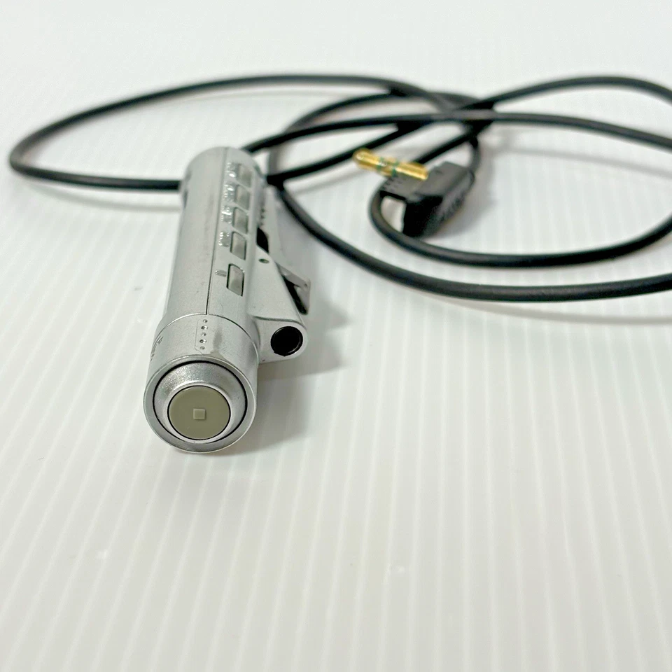 Sony RM-MC11EL Remote Control for MiniDisc Walkman Tested Working Silver - Image 3 of 4