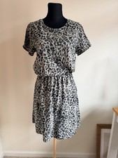 Old Navy Grey Leopard Print Casual Dress Size Medium