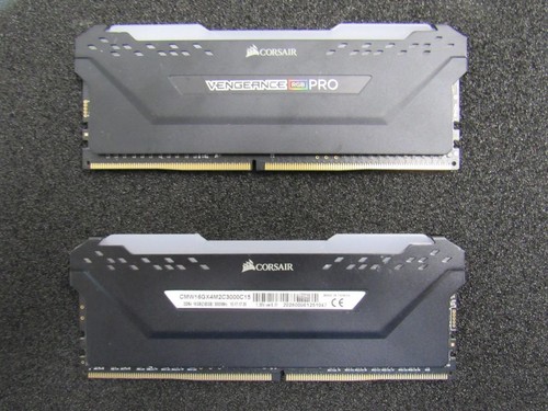 Corsair Vengeance RGB PRO 16GB 2x8GB DDR4 3000MHz CL15 MEMORY CMW16GX4M2C3000C15 - Picture 2 of 3