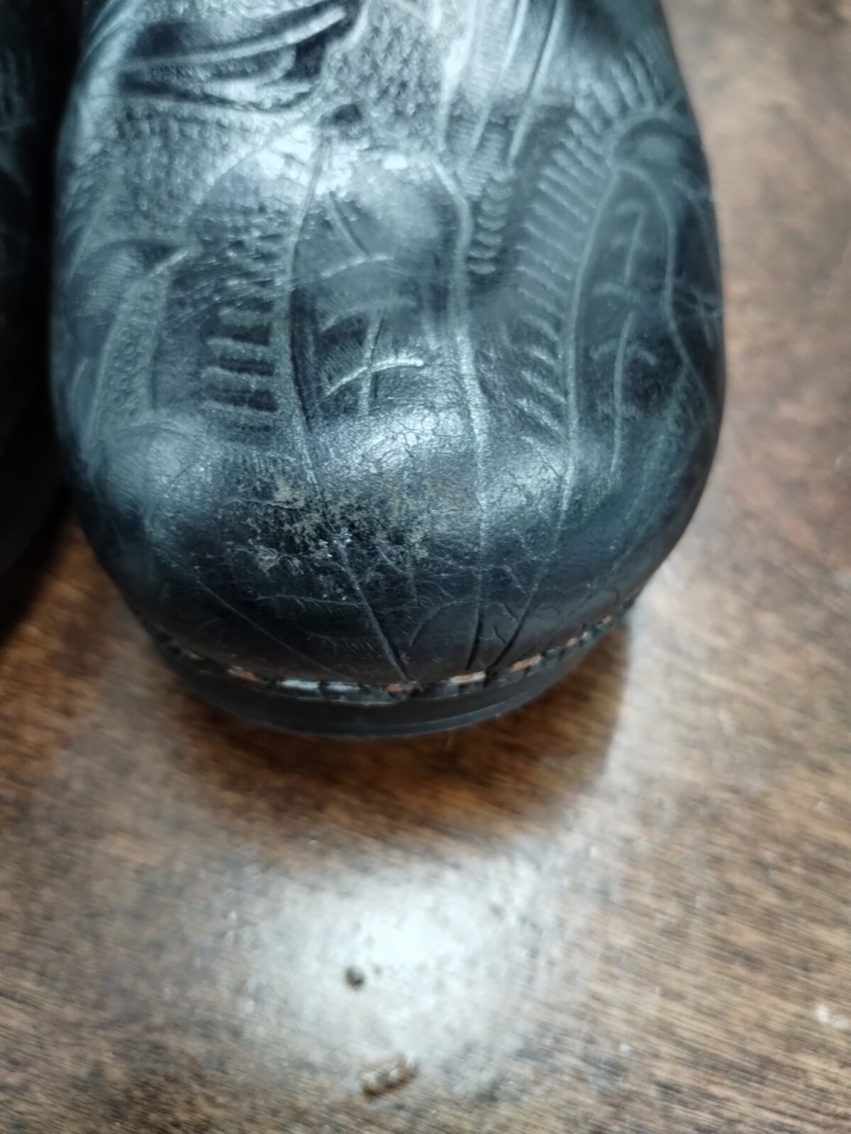 Dansko Embossed Leaf Pattern Clogs Black Leather … - image 2