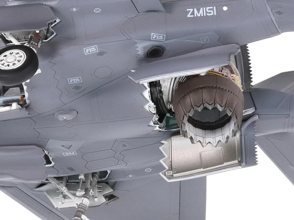 Tamiya 60793 Lockheed Martin F-35B Lightning II Kit Montaggio 1/72 - Immagine 3 di 4