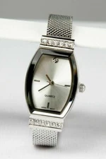 Avon Ladies Soft Mesh Watch Silvertone Rhinestone Accents Sleek Convex Dial New 