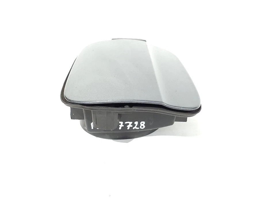 Audi A4 2013 OEM gris monzón X7R puerta de llenado de combustible con carcasa Foto 3 de 4