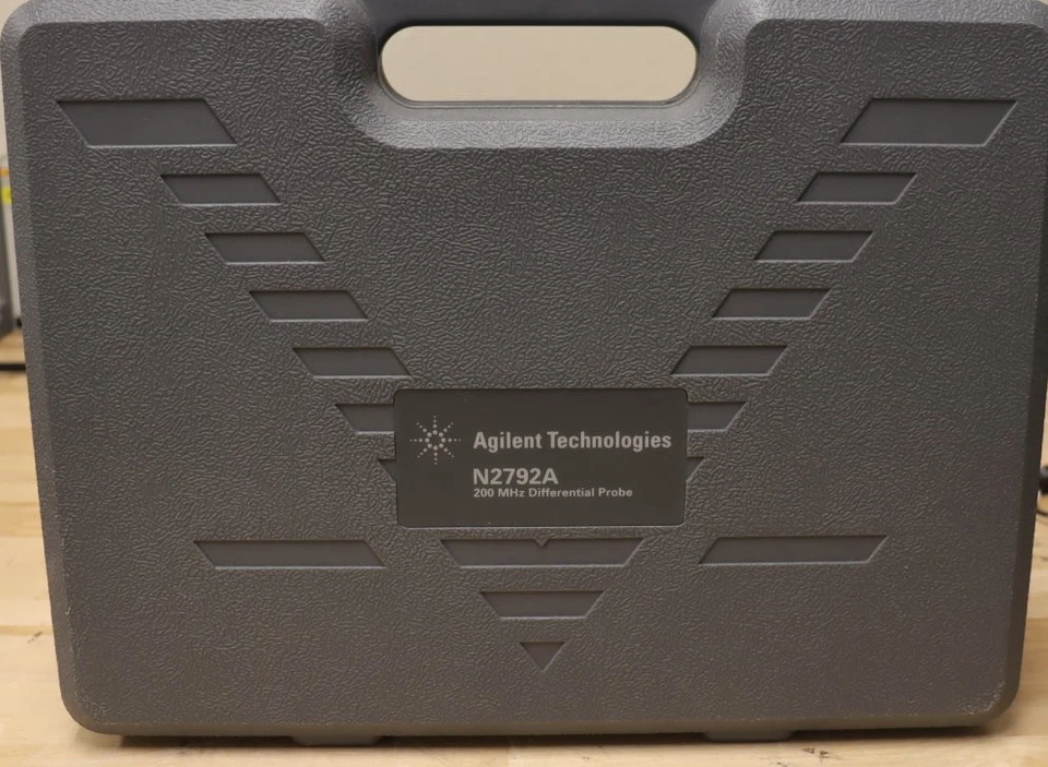 Agilent Keysight N2792A Differential Probe 200MHz w/Accessories 3 Available GOOD - Image 3 of 3