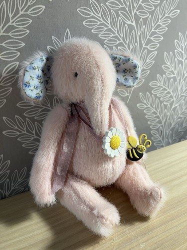Hand Made Elephant Made In England 🏴 - Picture 10 of 10