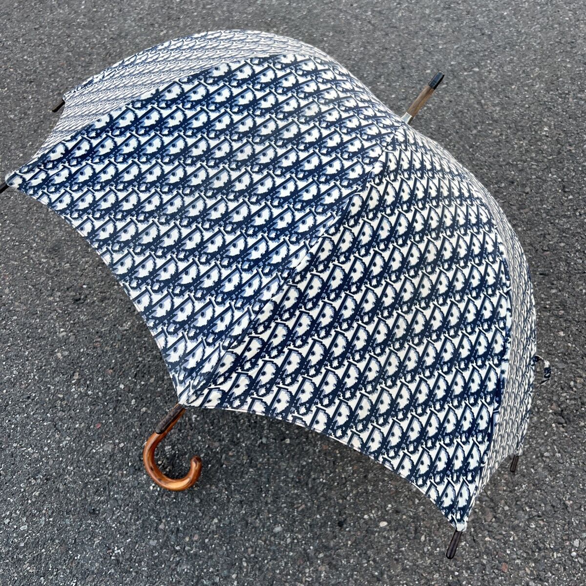 Vintage CHRISTIAN DIOR Navy LOGO Umbrella Great Vtg Piece | eBay Vintage CHRISTIAN DIOR Navy LOGO Umbrella Great Vtg Piece | eBay