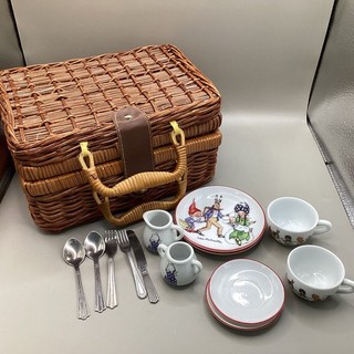 Ida Bohatta Porcelain Tea Set in Wicker Picnic Basket AP#596