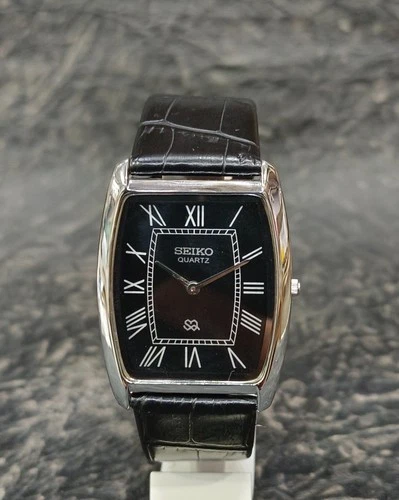 SEIKO Quartz Slim Vintage Roman Numeral Dial Japan Made Wristwatch