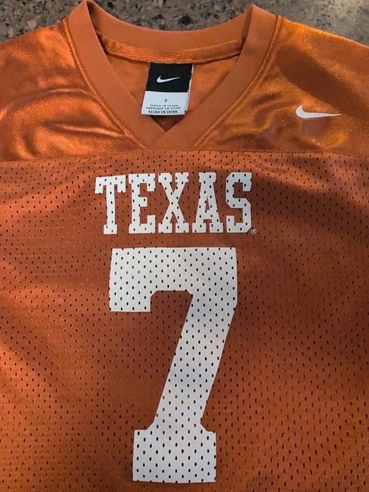 Dos camisetas Longhorns de la Universidad de Texas UT fútbol Nike juvenil talla 7 #7 #28 Foto 4 de 4