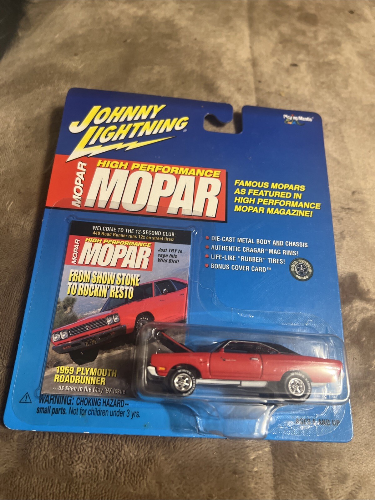 Johnny lightning high-performance Mopar 1969 Plymouth roadrunner white lightning