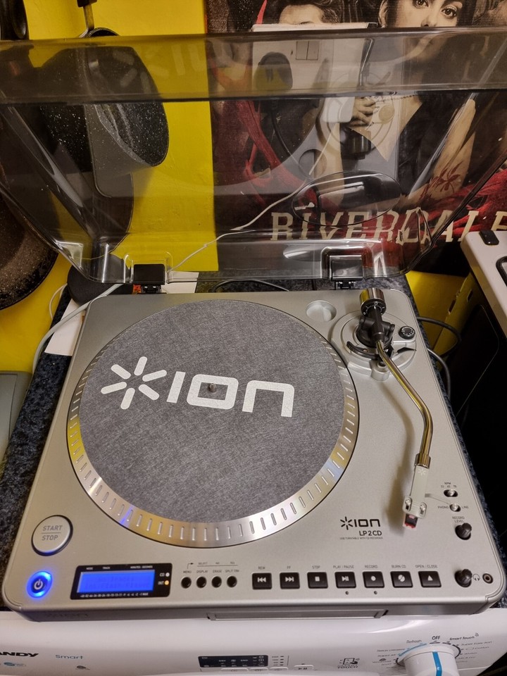 ION Audio LP2CD Digital Conversion Turntable with Builtin CD Recorder