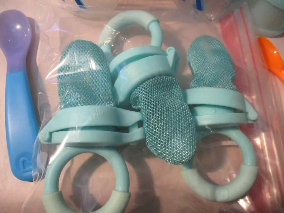 Lote de 8 biberones anticólicos para bebé Dr Brown's calidad 8 oz 85 piezas+ y Munchkin Foto 3 de 4