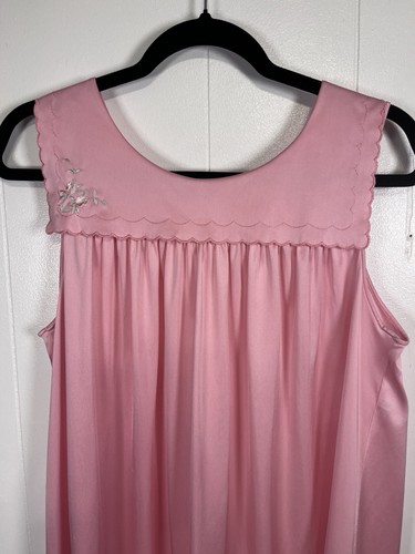 Vintage 60er Shadowline Nachthemd Gr. M rosa weiches Nylon bestickte Details - Bild 8 von 8