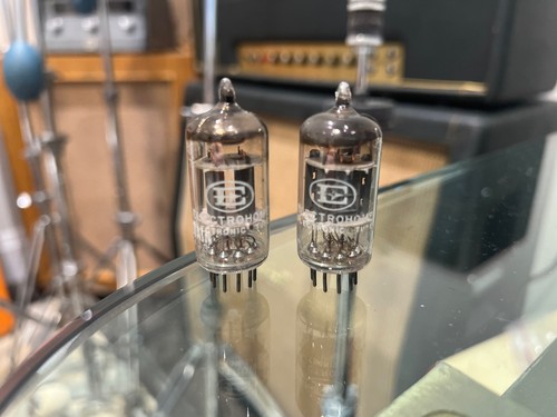 2 Vintage 1962 Mullard UK 12ax7 ECC83 Vacuum Tubes balanced plate Guaranteed I61