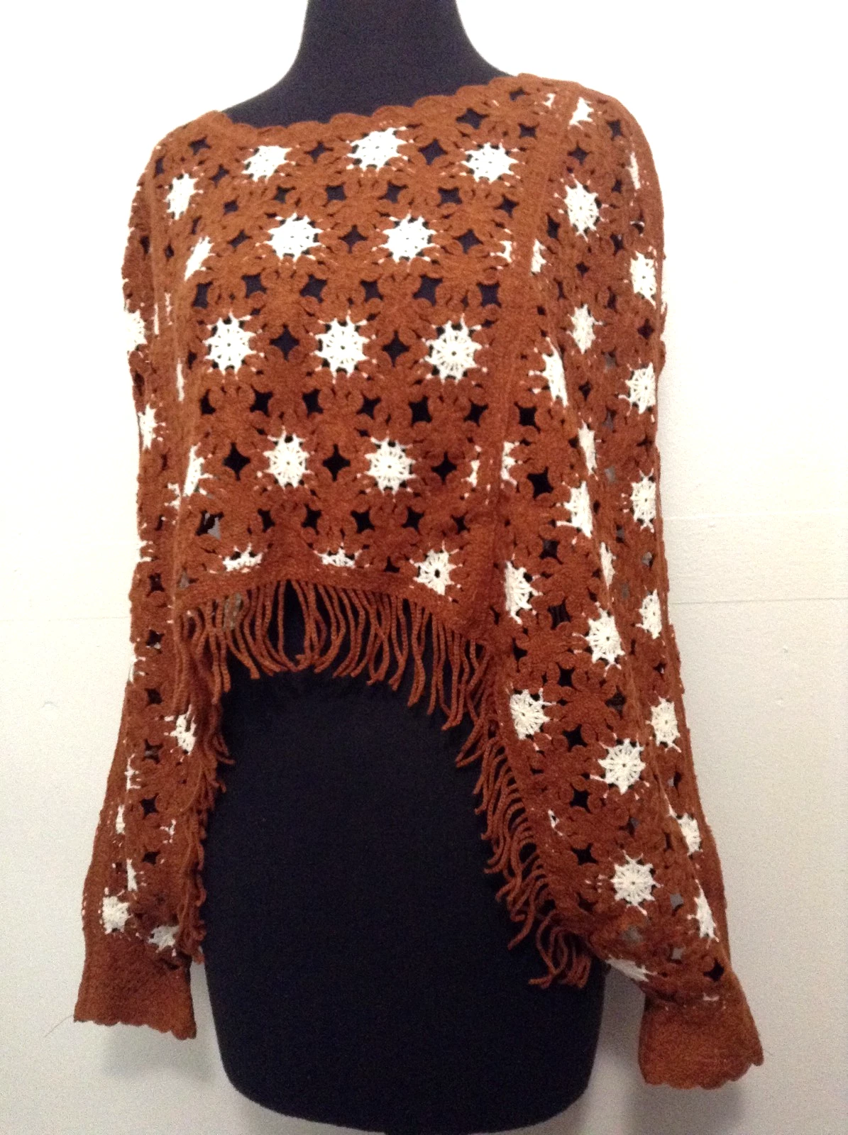 HOUSE OF HARLOW 1960 CROCHET KNIT FRINGE CROPPED PONCHO SWEATER, ONE SIZE, NWT