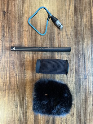 Rode NTG4+ Shotgun Microphone with Bubblebee Spacer and Kondor Blue Cable