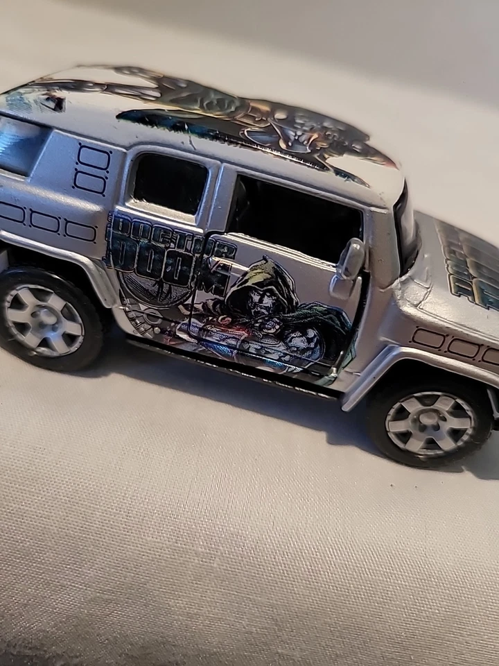 Marvel Maisto Power Racer con motor de retroceso Dr. Doom Toyota Cruiser Die Cast 2012 Foto 4 de 4