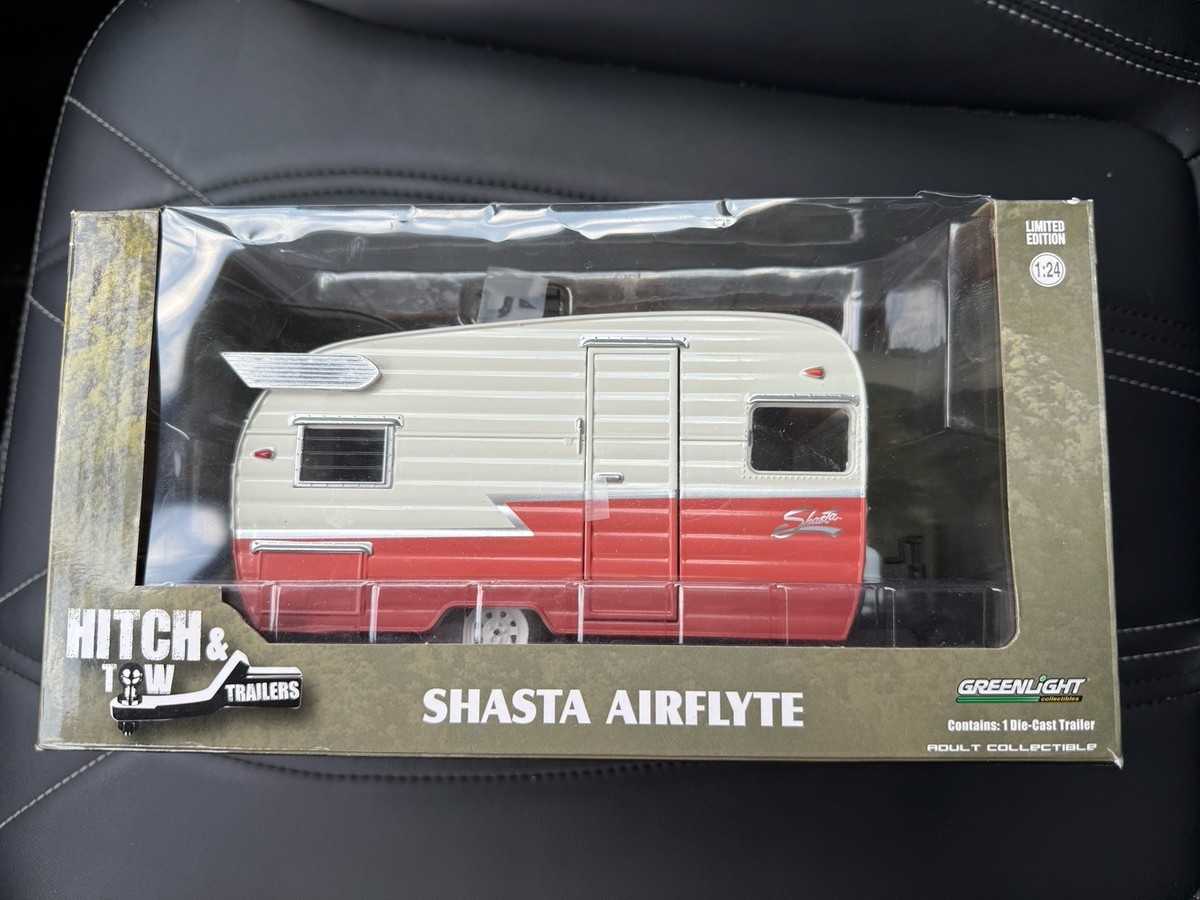 💙Greenlight Chase 1/24 Shasta Airflyte Hitch And Tow