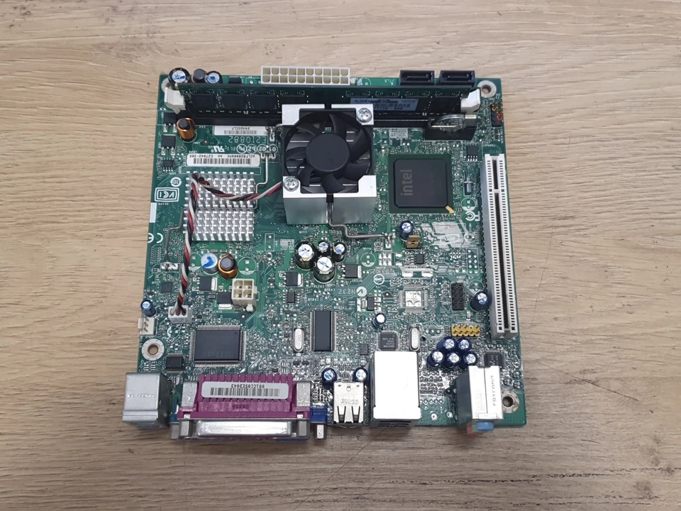 Scheda madre Mini-ITX Intel D945GCLF con processore Intel Atom 230 ed 1Gb di ram - Immagine 2 di 4