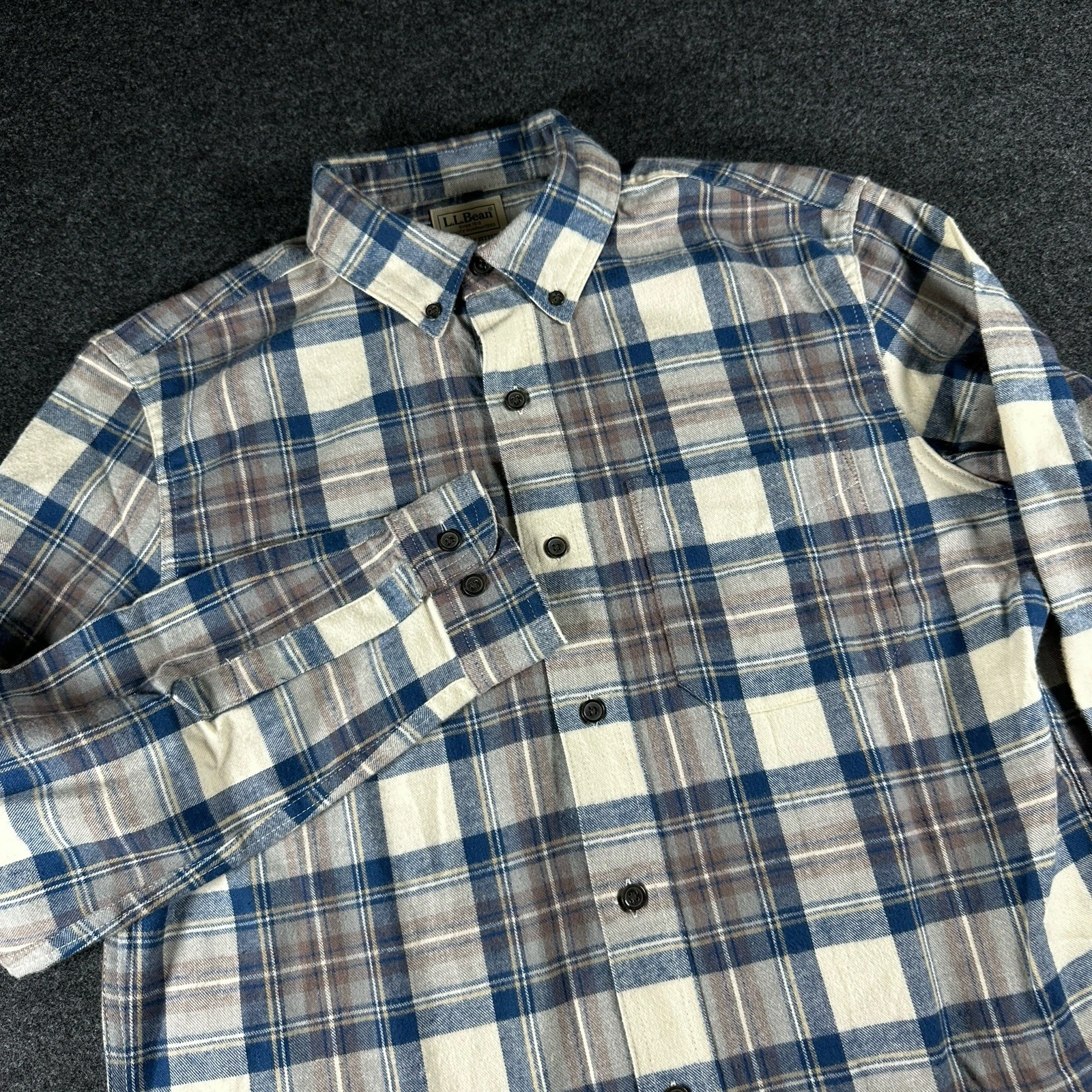 LL Bean Flannel Shirt Mens Med Reg Blue Scotch Plaid Button Down Slightly Fitted
Opens in a new wind
