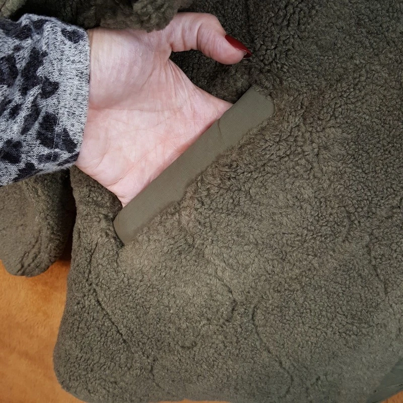 Abrigo chaqueta de granero de vellón Sherpa acolchado verde oliva pequeño BY TOGETHER para mujer Foto 4 de 4