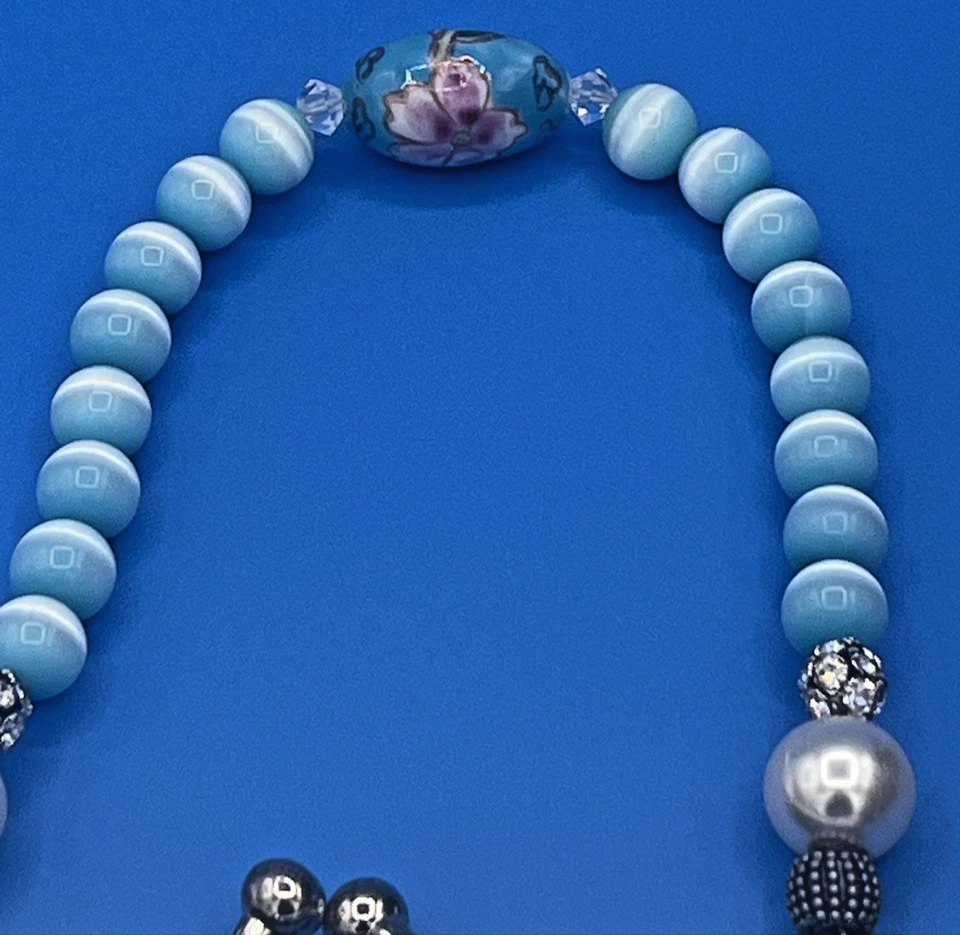 Cartera de Colección Lilly Scott con Mango de Cuentas Lentejuelas con Impresionante Bordado de Pájaro Azul Foto 4 de 4