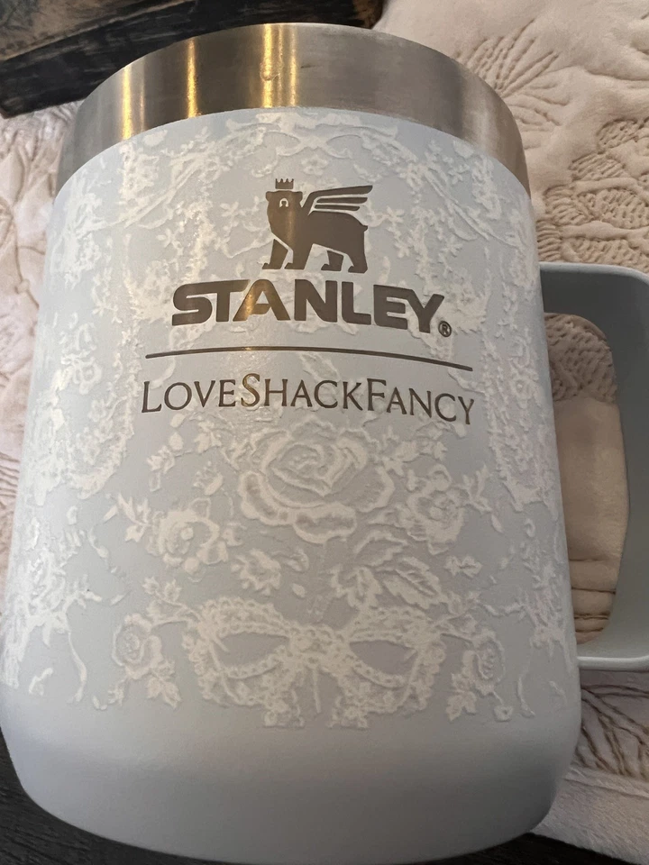 Taza de campamento Stanley 1913 X LoveShack Fancy 12 OZ Toscana Toile azul alpino - 1 taza  Foto 3 de 4