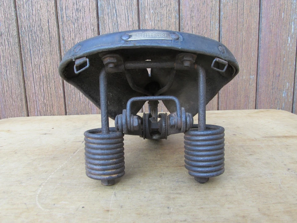 MEILLEURE ANCIEN SELLE CUIR VELO PORTEUR MOTO CYCLOMOTEUR BICYCLE SADDLE 1910s - Photo 4/4