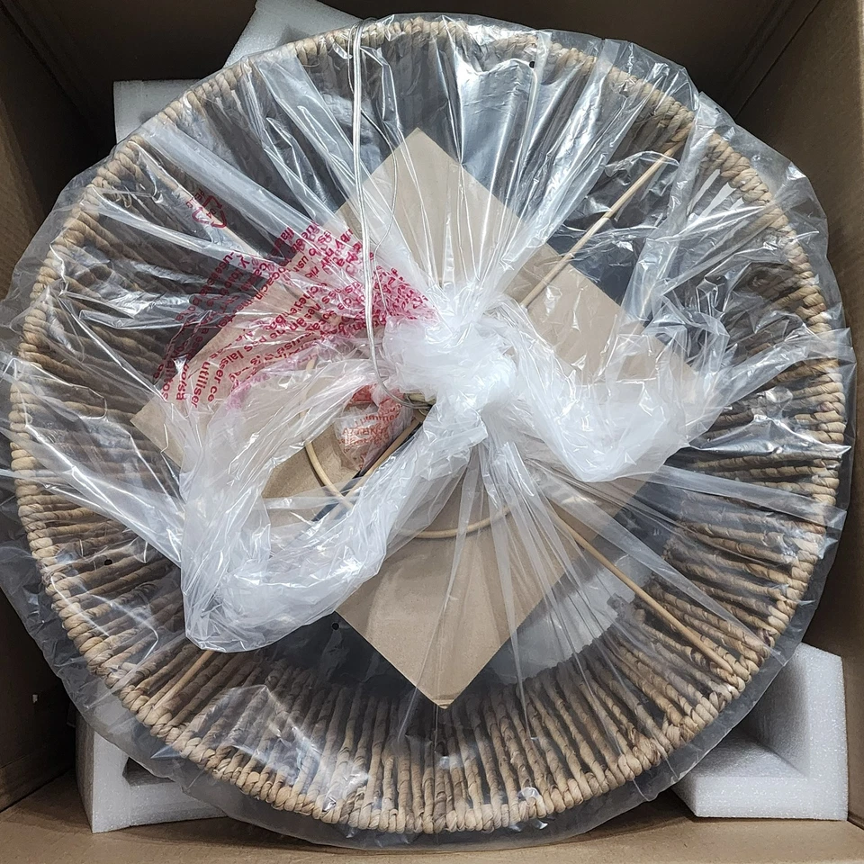 Luz colgante llamativa Scott Living de latón satinado de 2 luces con pantalla de cuerda de papel Foto 4 de 4