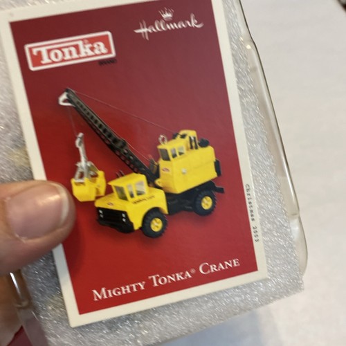 Hallmark Keepsake Ornament MIGHTY TONKA CRANE Yellow Die-Cast Metal 2003 🎁 - Picture 6 of 6