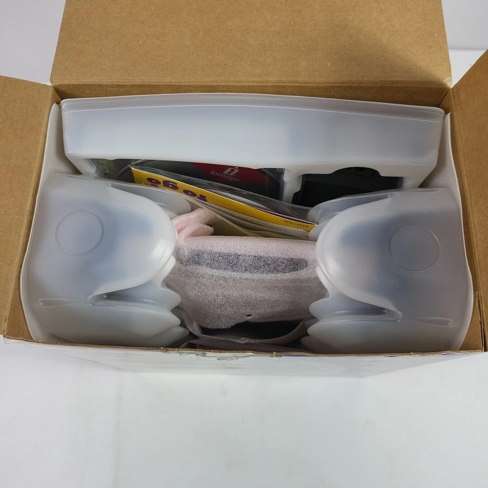 Iomega 31119 Predator 4x4x6 External USB CD-RW Drive.                        259 - Image 4 of 4