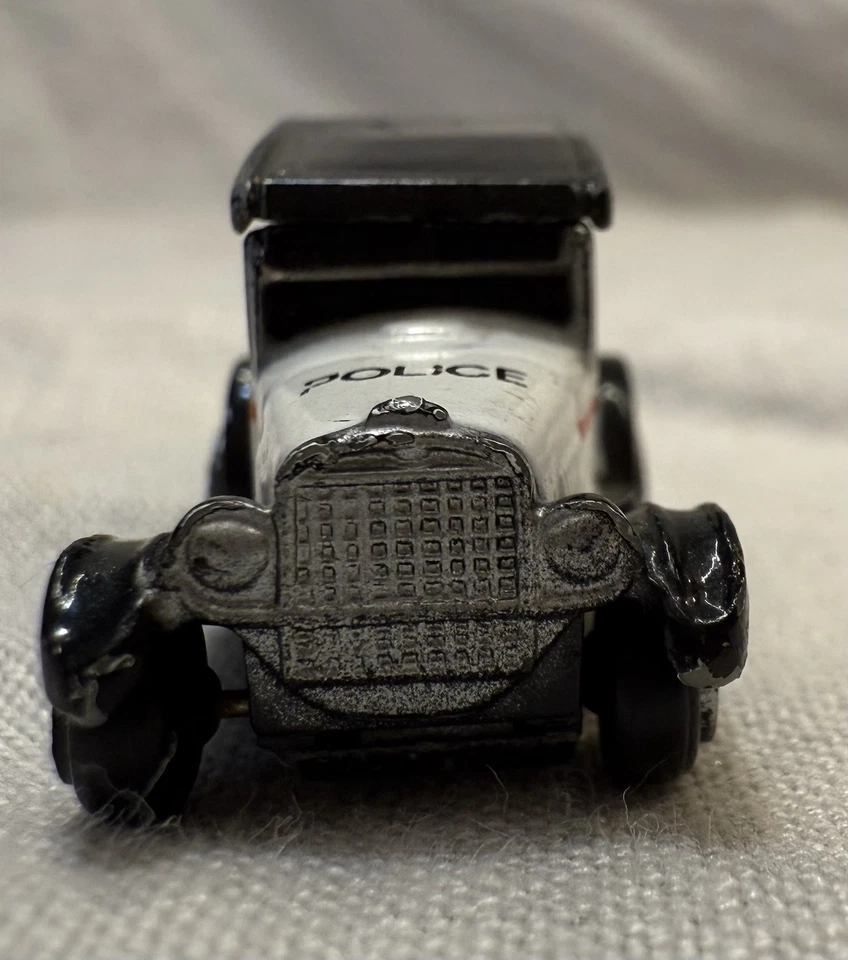 Vtg GALOOB Micro Machines SFPD Wagon 1924 Ford Model T Police Car Die Cast 1:125 - Image 2 of 4