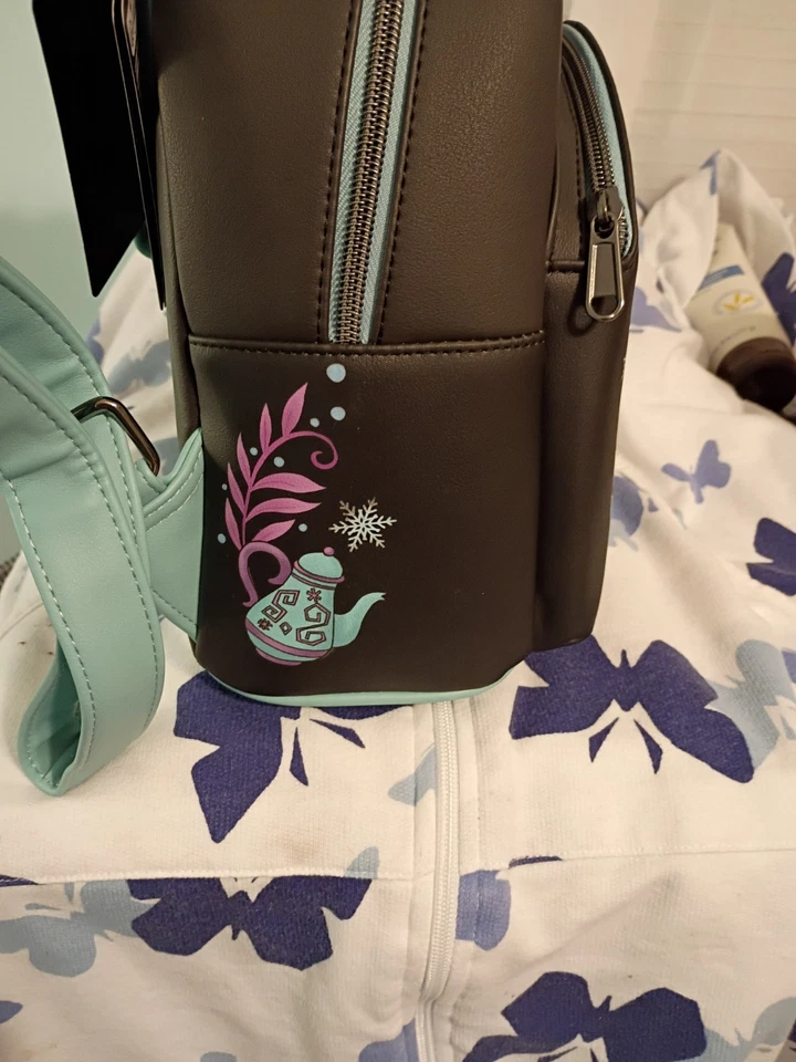 Loungefly 迪士尼爱丽丝梦游仙境兔子带怀表迷你背包 全新 — 第 2/3 张图片