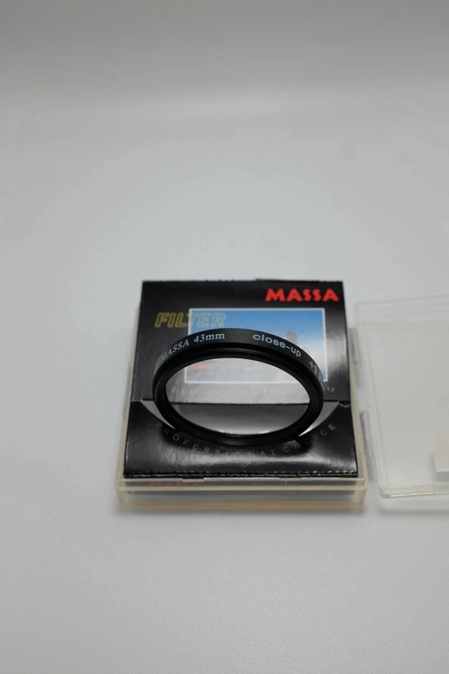 Massa 43mm Close-Up +1 Macro Filter Lens Attachment With Retail Case - Image 4 of 4