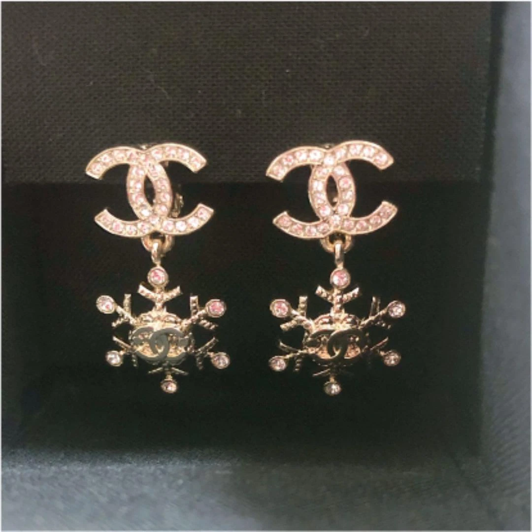 Chanel snowflake earrings deals