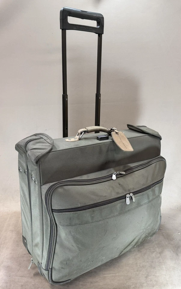 Briggs & Riley Baseline Olive Green 24” Wheeled Wardrobe Large Garment Bag U76 - Image 3 of 4